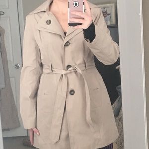 London Fog belted trench coat. Small